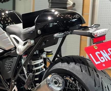 BMW RnineT 14- シングルシートカバー/ハンプカバー ブラック Dkdesign｜モトパーツ　店