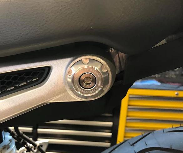 BMW RnineT 14- シート サイド カバーボルト シルバー DKdesign