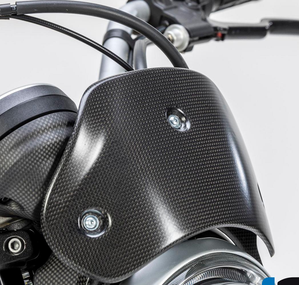 カーボン ウィンドシールド マット DUCATI スクランブラー(Scrambler Icon 15-/Classic 15-/Desert Sled 19-/Full Throttle 15-/Sixty 2 16-)