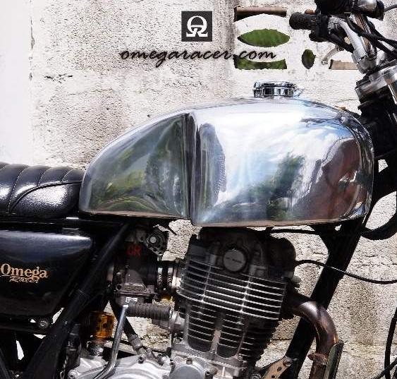 SR400/500 キャブ アルミ フューエルタンク The AJS オメガレーサー ヤマハ｜モトパーツ　店