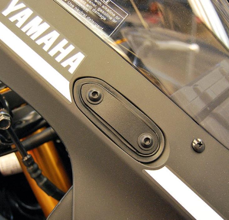 ヤマハ R25/R3 19-21 ミラー取付穴カバー ニューレイジサイクルズ