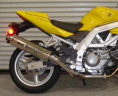 ヨシムラUSA Alpha Streetスリップオンマフラー スズキSV650 ヨシムラUSA アルファ ストリート ステンレス カーボン スリップ