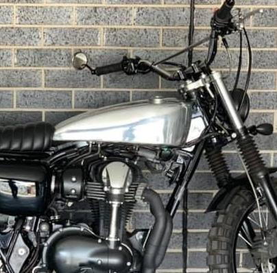 KAWASAKI W800用タンク Kawasaki W800 アルミ タンク 