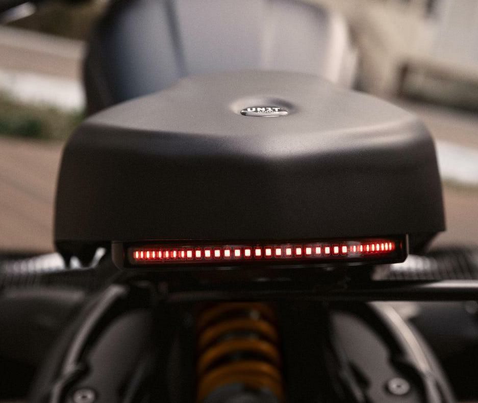 BMW R18 テールランプ & ウインカー ユニットガレージ
