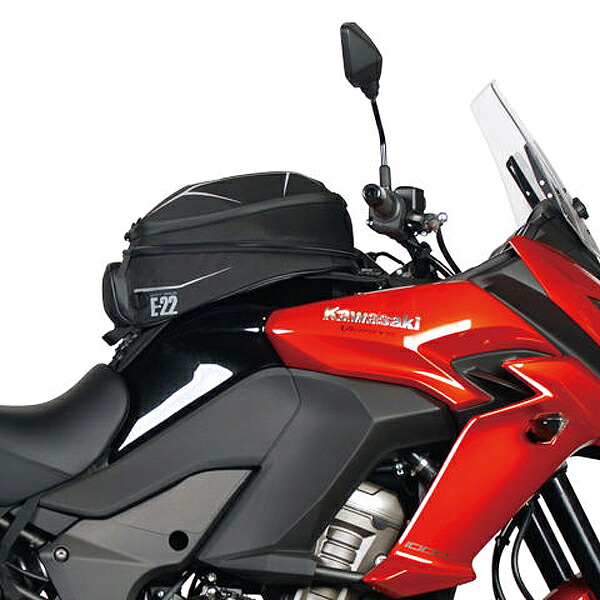 SHAD E22 容量可変タンクバッグ 16～22L