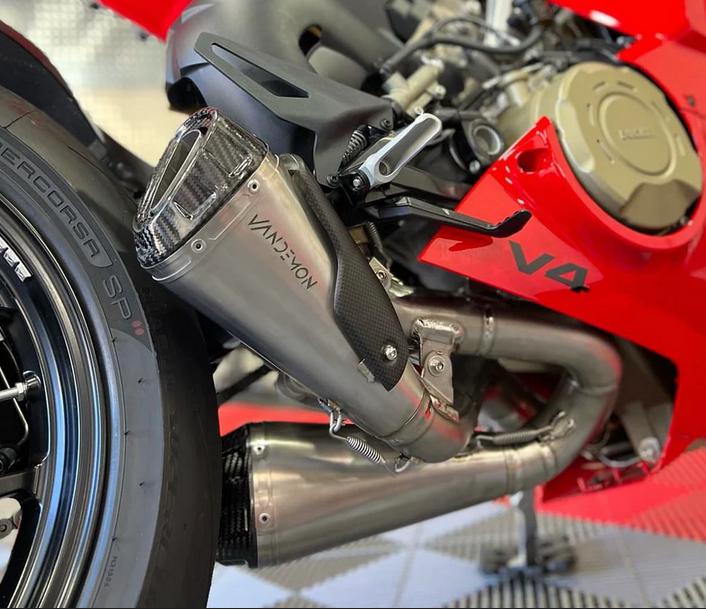 ARROWスリップオンマフラー パニガーレv4 パニガーレ ドゥカティ ARROW スリップオン フルチタン サイレンサーキット DUCATI