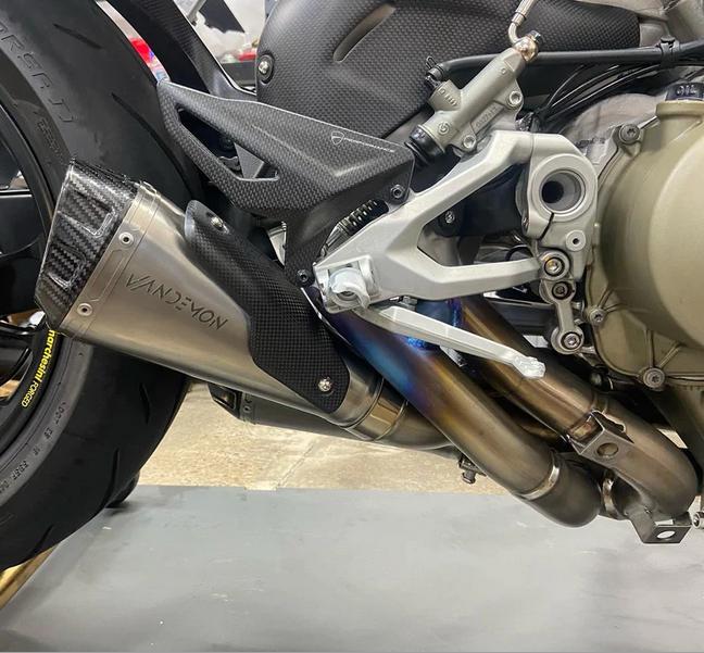 楽天市場】パニガーレV4/ストリートファイターV4 18-23 チタン