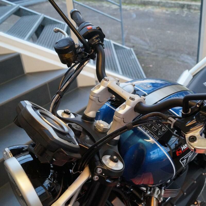 楽天市場】トライアンフ スピードツイン1200 ハンドル ライザー 楽天市場】トライアンフ スピードツイン1200 ハンドル ライザー