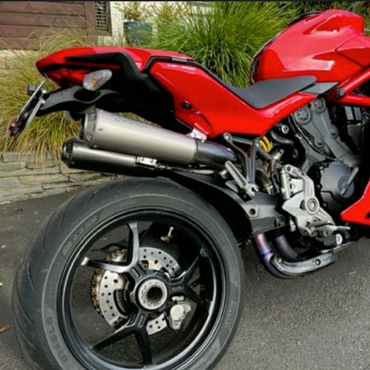 楽天市場】Ducati / ドゥカティ純正商品 Akropovic スーパースポーツ