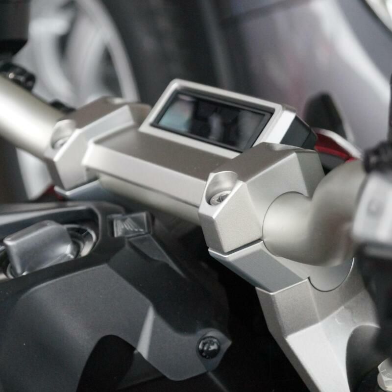 X-ADV ハンドルバーライザー 30mmUP,17mmOffset シルバー VOIGT MOTO TECHNIK｜モトパーツ　店