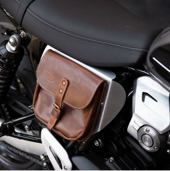 スピードツイン/スラクストン 1200 バッグ付きサイドカバー ブラウン 右側 BAAK Triumph｜モトパーツ　店 47,894円