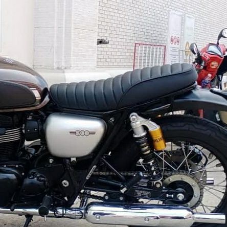 W400, W650, W800 カスタムシート タイプ5 コンフォート仕様 オメガレーサー