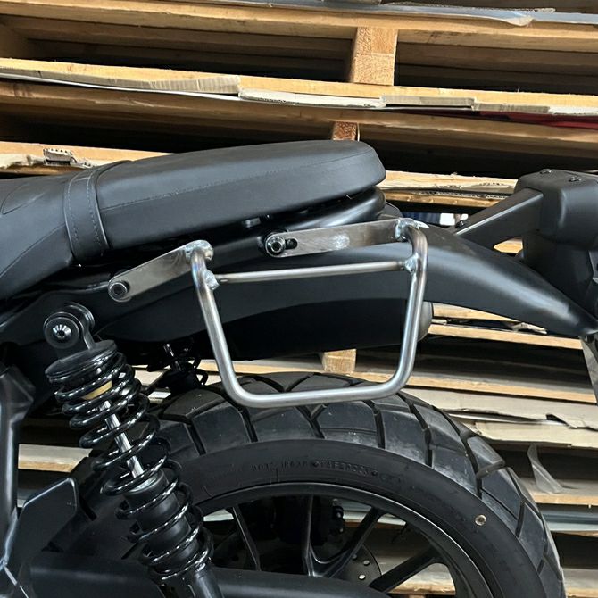CL250/CL500 サドルバッグ ステー ブラック 左側 La Poderosa