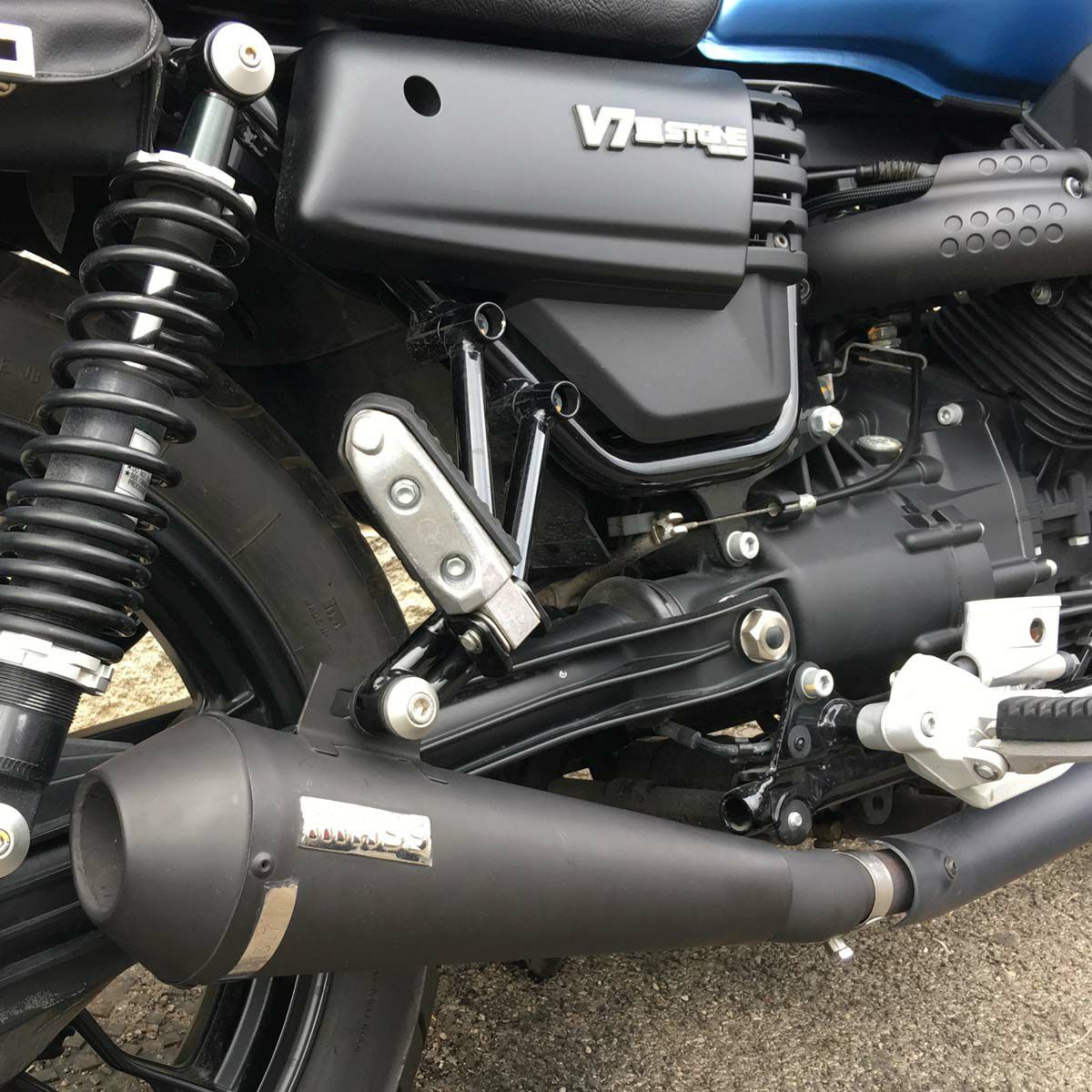 MOTO GUZZI(モトグッチ) V7III Tromb レトロ ステンレス スリップオンマフラー マットブラック MASS Exhaust
