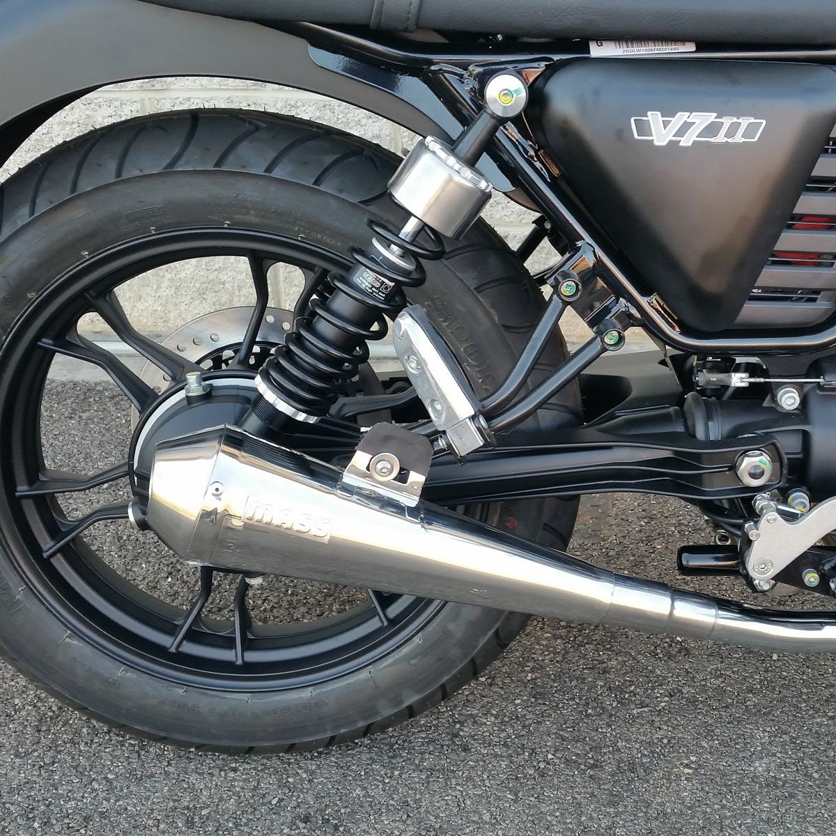 モトグッチ　v7 850 IXIL IRONHEAD スリップオンマフラー MAD MAX 週末セール!!IRONHEAD MOTO GUZZI V7 2022〜 SLIP ON
