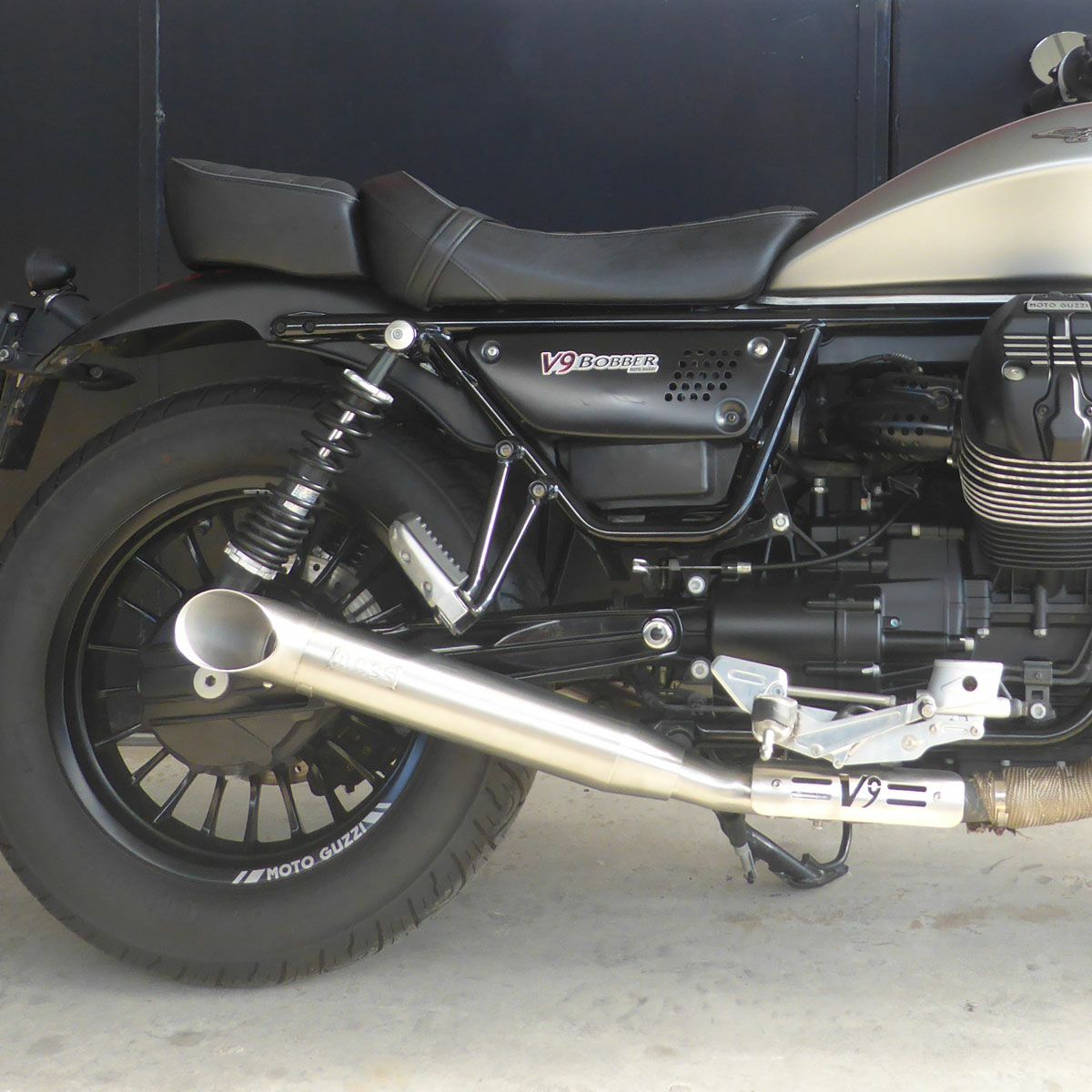 MOTO GUZZI V11 SPORT用 限定チタンマフラー MOTO GUZZI V11 SPORT用 限定チタンマフラー