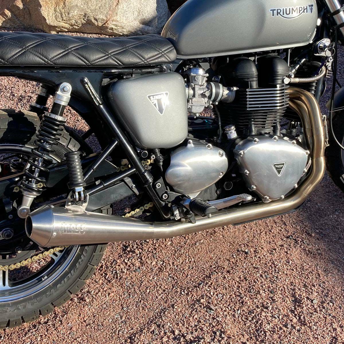 トライアンフ　ボンネビル　空冷　サスペンションBRORA AELLA リアサスペンション BRORA : 38歳からのトライアンフ