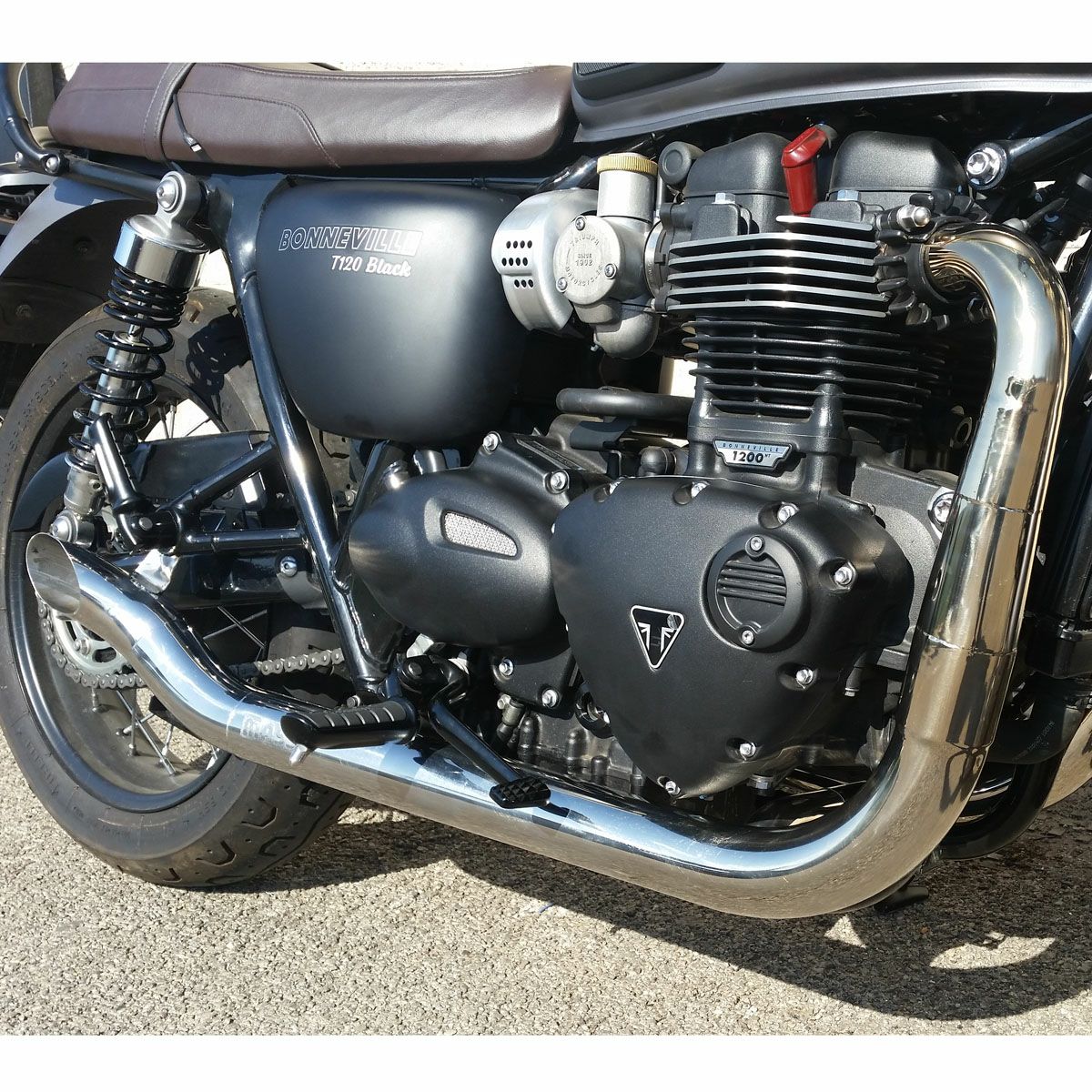 トライアンフ、ボンネビルT120用British customスリップオンマフラー
