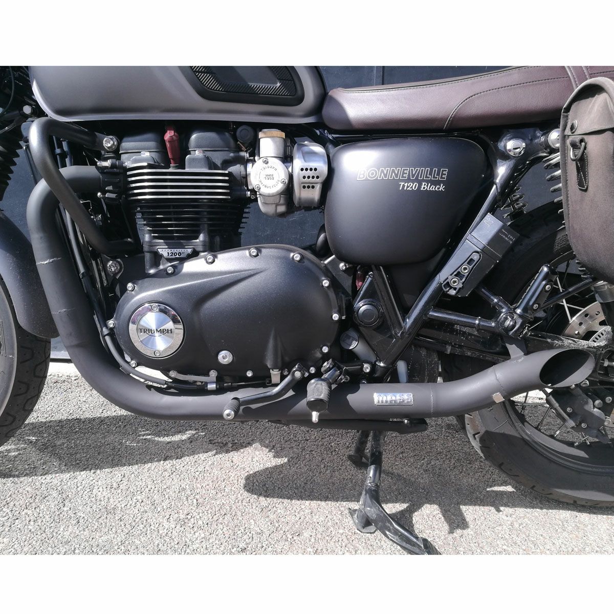 トライアンフボンネビルT120用 マフラー bonlc2inhrsusbkr_c0.jpg