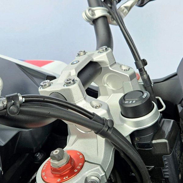 BMW F 900 GS & アドベンチャー 24～ ハンドルバーライザー 30mm UP 25mm Offset シルバー VOIGT MOTO TECHNIK｜モトパーツ　店