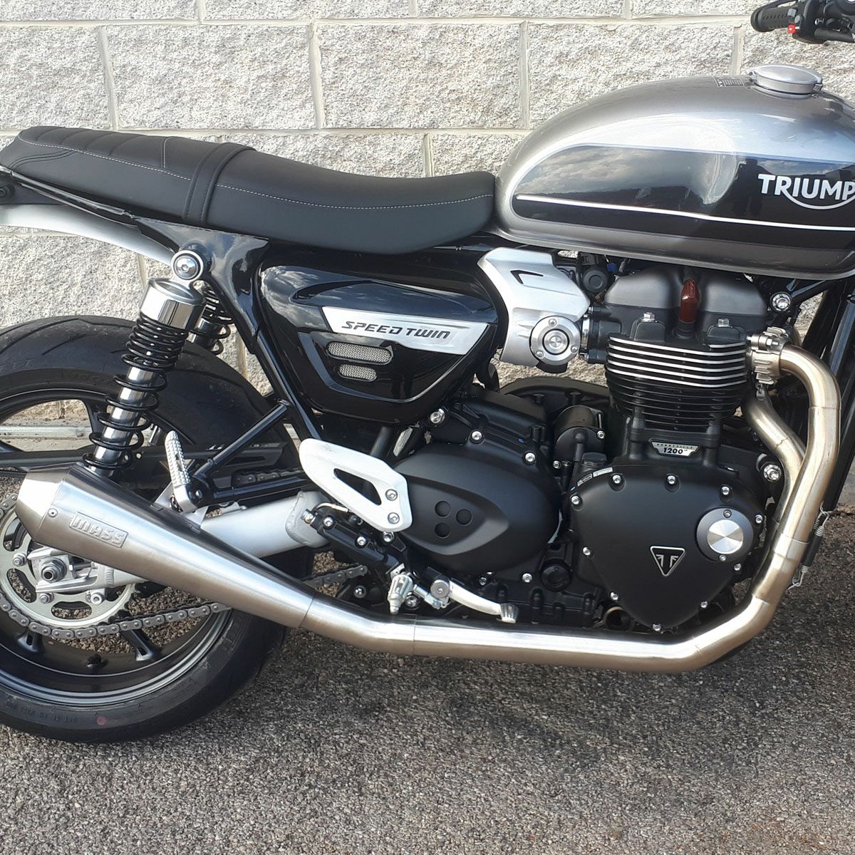 トライアンフ スピードツイ1200ン Trombレトロ ステンレス2in1 フルエキゾーストマフラー ポリッシュ(レーシング) MASS Exhaust