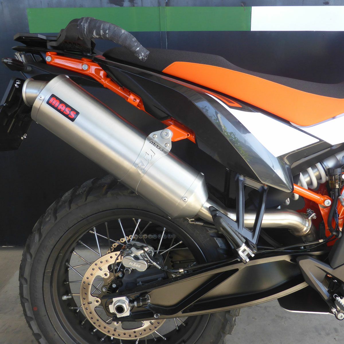 KTM 790アドベンチャー/R オーバルステンレス ハイフローエキゾーストマフラー MASS Exhaust｜モトパーツ　店 92,323円