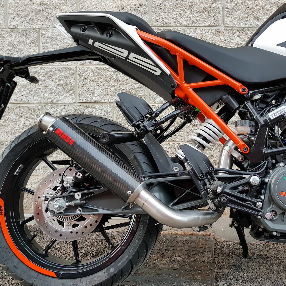KTM デューク(DUKE)125 GP1 カーボン スリップオンマフラー MASS Exhaust