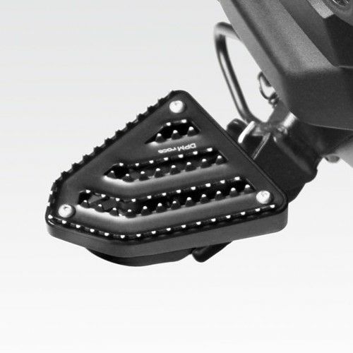 XL750トランザルプ フットプグ マルチグリップ ブラック DPM｜モトパーツ　店