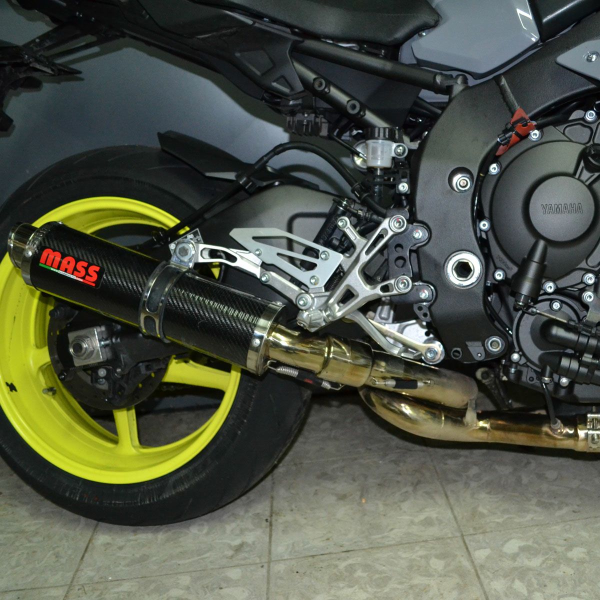 MT-10 GP1カーボンマフラー+触媒デリートパイプ MASS Exhaust｜モトパーツ　店
