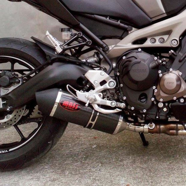 MT-09 オーバルカーボン スリップオンマフラー カーボンチップ(レーシング) MASS Exhaust｜モトパーツ　店 67,942円