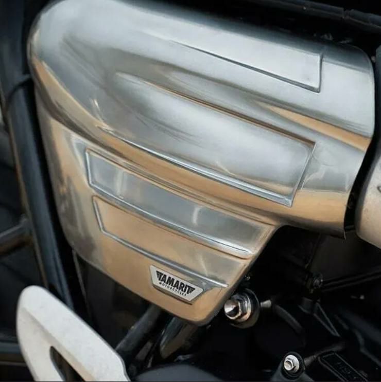 トライアンフ スピードツイン1200 パリ サイドカバー 左右セット シルバーアイス タマリット|モトパーツ 店