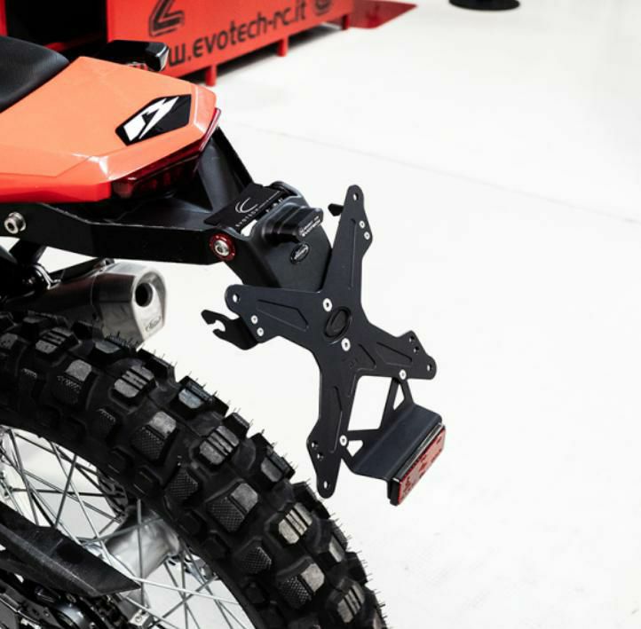 EVOTECH ナンバープレートホルダー フェンダーレスキット BETA ALP 4.0 (2024)｜モトパーツ　店 18,711円