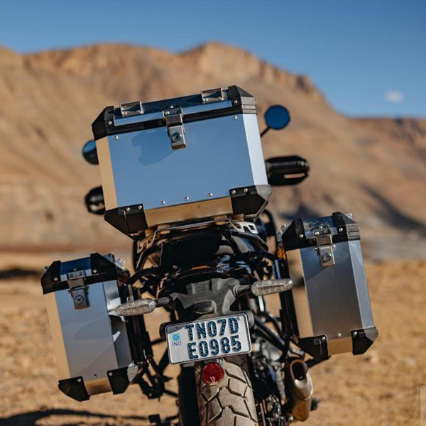 【純正】 ロイヤルエンフィールド ベア650 トップボックス 40L シルバー Hitchcocks Motorcycles｜モトパーツ　店