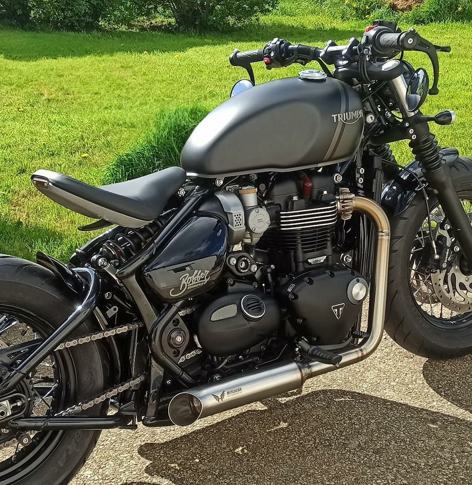 トライアンフ ボンネビルボバー25～ ドラッグサイレンスドフルエキゾーストシステム ブラッシュ HITCHCOX