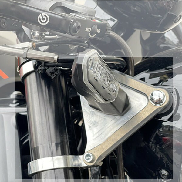 ストライカー　Z900RS アルミビレットヘッドライトステー　ブラック STRIKER アルミビレットヘッドライトステー『kawasaki Z900RS
