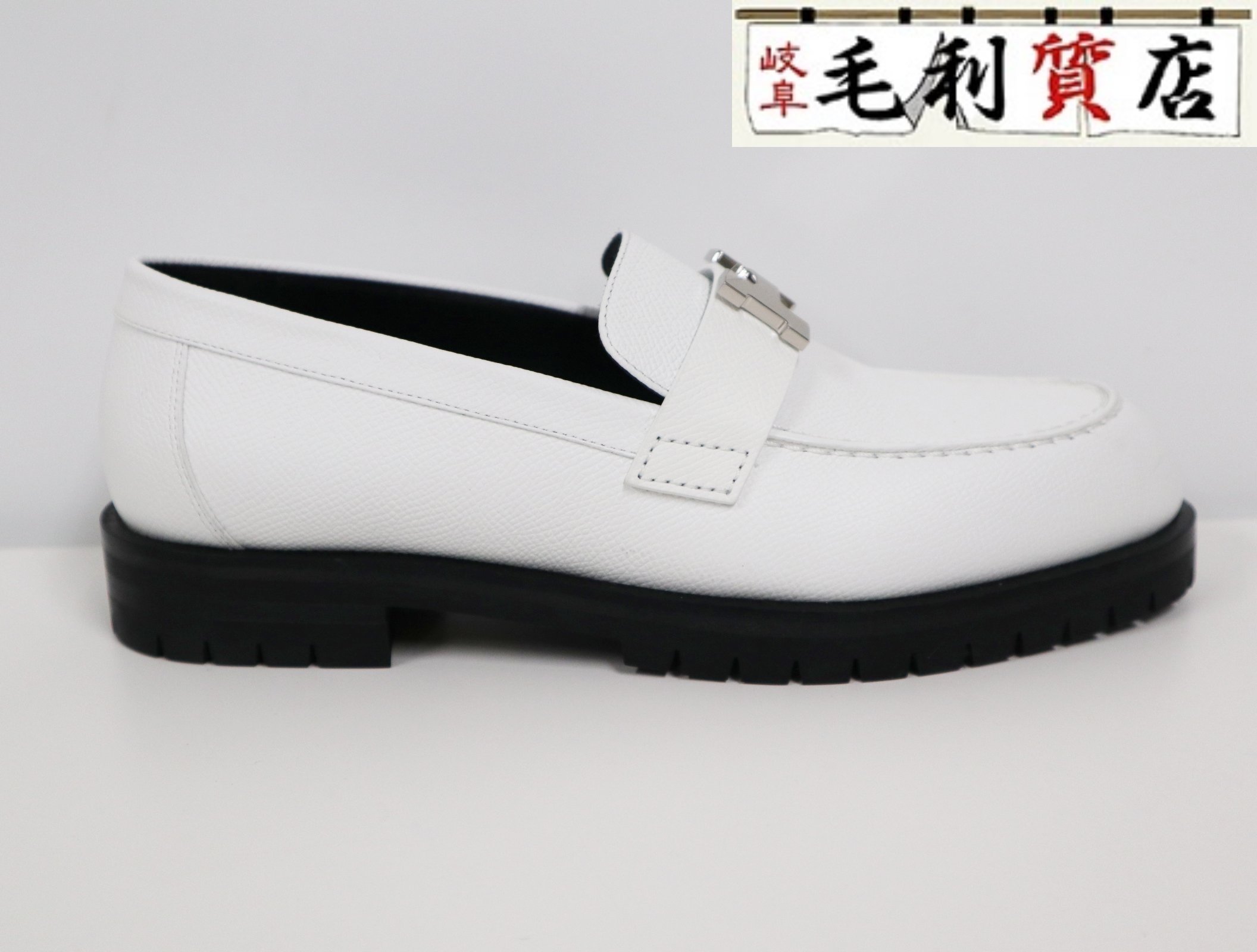 新品未使用 HERMES モカシン アイコン 37.5サイズ24.0〜24.5㎝ ワンポイントが可愛い・人気】HERMES モカシン 《アイコン》 (HERMES