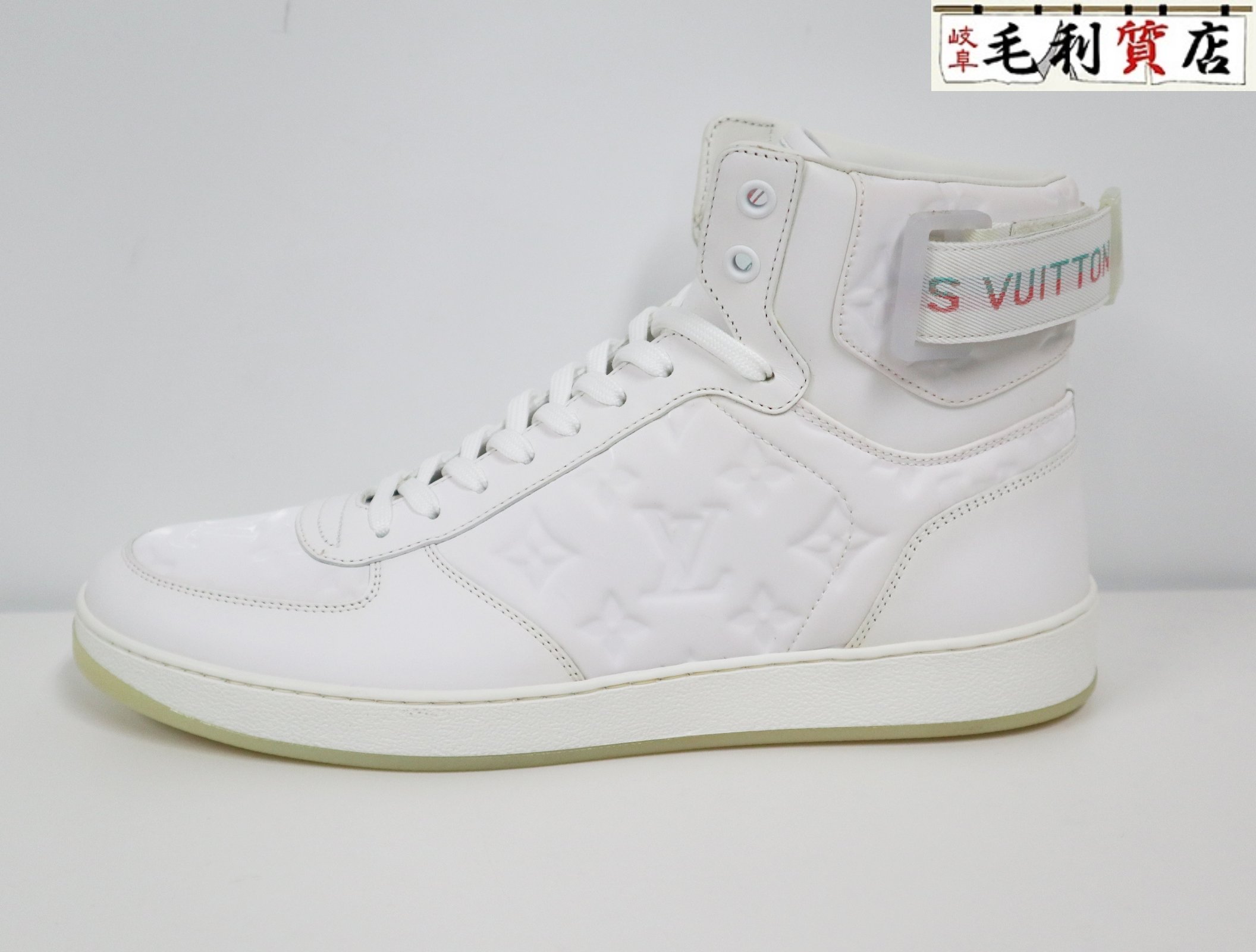 ルイヴィトン LOUIS VUITTON リヴォリライン モノグラムエンボス ハイカット スニーカー サイズ7.5 極上美品 【中古】 靴