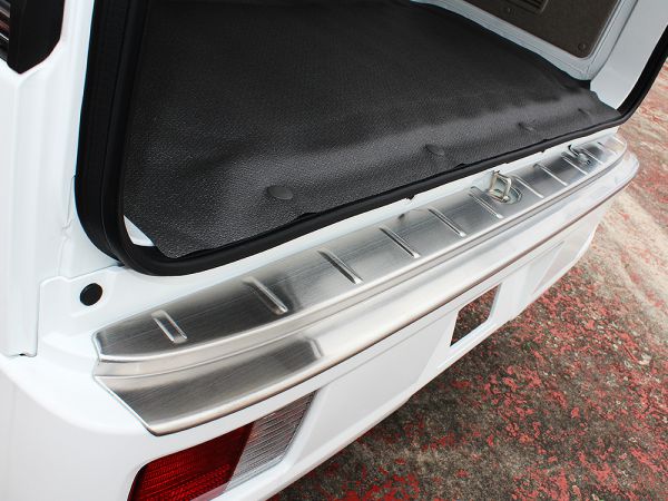 【楽天市場】エブリィバン DA17V リアバンパーステップガード リアステップガード エブリイバン リアバンパー