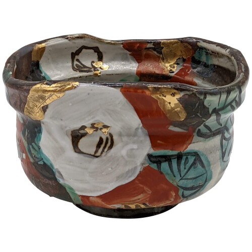美濃焼 和田一人 抹茶碗 沓形茶碗 湯呑み 11×10cm 沓形 金彩椿 日本製 105-0044