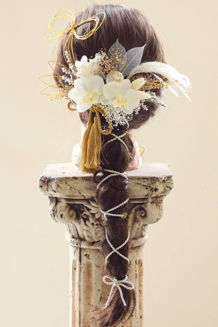 髪飾り セシル 組紐アレンジ 胡蝶蘭ゴールド ヘッドドレス 成人式 プリザーブドフラワー かすみ草 ドライフラワーウエディング 結婚式 和 和婚 ブライダル 袴 色打掛 ヘッドアクセサリー 結婚式 白無垢 和装 神前式 送料無料 K 0419d Sermus Es