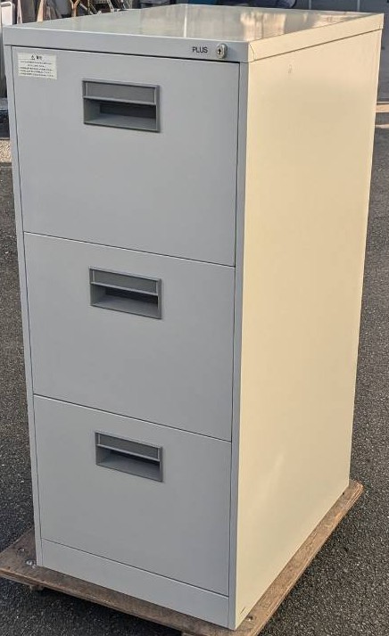 【中古】 プラス B4・3段キャビネット 鍵１本付き B4-3 LGY