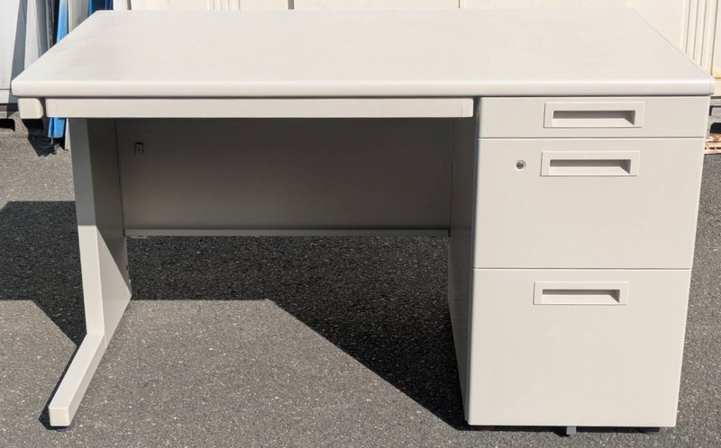 楽天市場】【中古】 コクヨ 両袖デスク（147） W1400,D700,H700ミリ