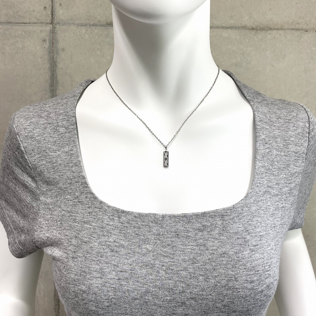 楽天市場 ネックレス ペンダント レディース メンズ ペア スワロフスキー ジルコニア シンプル ジュエリー チェーン ステンレス プレート 金属アレルギー アレルギーフリー 首飾り アクセサリー シルバー プレゼント 贈り物 ギフト Bless楽天市場店