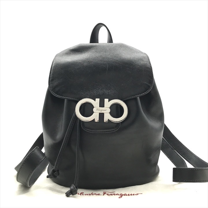 新品 FERRAGAMO 22 0376 755109 リュック兼ショルダー 新品 FERRAGAMO 22 0376 755109 リュック兼ショルダー - メルカリ