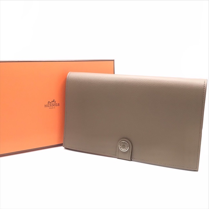 【大人気！】HERMES Portefeuille New H Passant Toutenmain財布 New H Passant Toutenmain wallet | Hermès USA