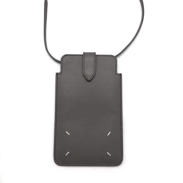 【中古】美品 Maison Margiela 棲み家 マルジェラ なめし革 電話機 車寄せ スマホ 肩部 グレージュ ブランド名 小物 流行り物 k7693