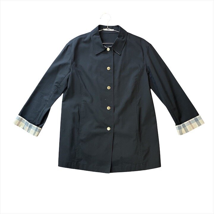 【中古】良品 DAKS ダックス 照合のしるし柄 二分の一厚地の外套 羽織 薄っぺら アウター 黒いこと ゆったり目 プルオーバー レディース 黒いこと c306