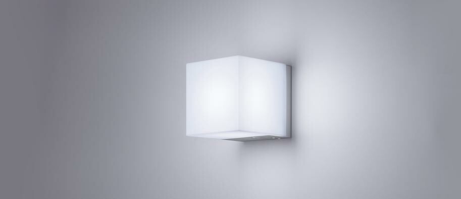 パナソニック FYY43005J CH1 壁直付型 LED 昼白色 階段通路誘導灯 30分間 自己点検機能 SmartArchi スクエアタイプ 白熱電球60形1灯器具相当 ランプ付(同梱)