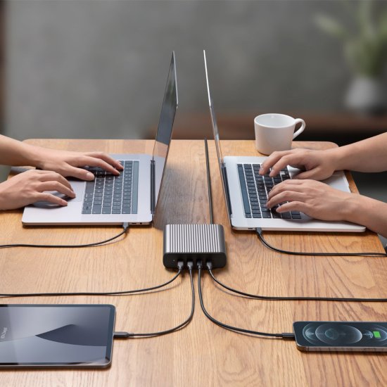 国内正規品 Hyper ハイパー HyperJuice 245W GaN USB-C 電源アダプタ GaNテクノロジー 小型 4台同時急速充電 HYPER++ HP-HJ-GAN245