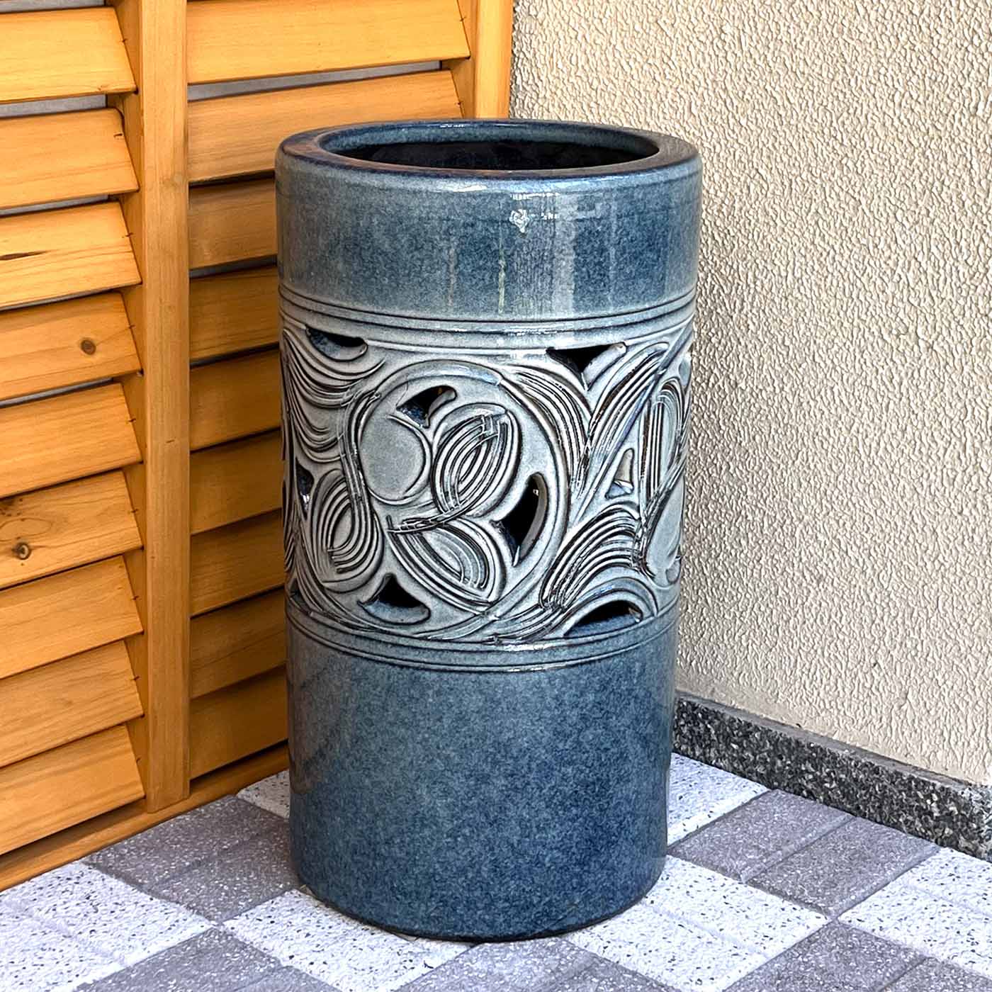 楽天市場】【最短翌日発送！】信楽焼 青窯変ひねり傘立て シンプル 碧